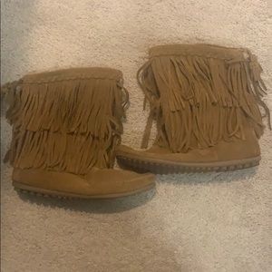 Minnetonka fringe boots - size 8